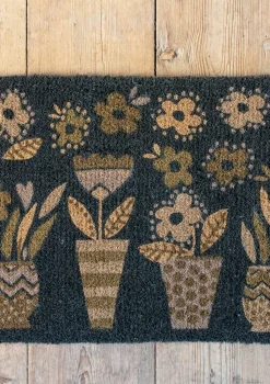 Mattor-Gudrun Sjödén Dörrmatta "Flower pots" i kokosfiber Mörkaskgrå