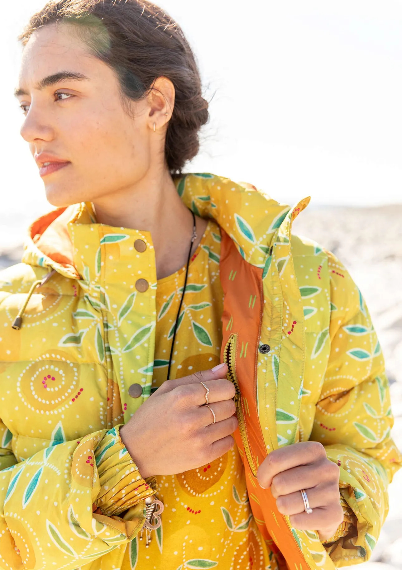 Kappor & Jackor-Gudrun Sjödén Dunkappa "Bhumika" återvunnen polyester/dun Ananas