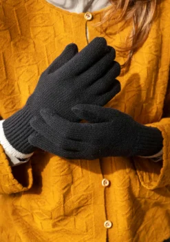 Accessoarer-Gudrun Sjödén Fingervante i lammull Svart