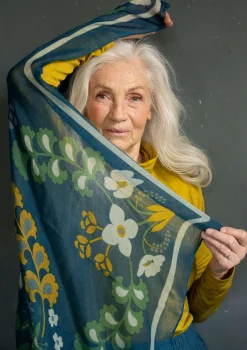 Accessoarer-Gudrun Sjödén Sjal "Katla" i ull Mörkpetrol