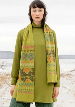 Accessoarer-Gudrun Sjödén Stickad halsduk "Borealis" i ekologisk och återvunnen bomull/ull Avokado