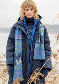 Accessoarer-Gudrun Sjödén Stickad halsduk "Borealis" i ekologisk och återvunnen bomull/ull Mildindigo