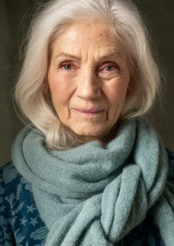 Accessoarer-Gudrun Sjödén Stickad halsduk i alpackamix Malört