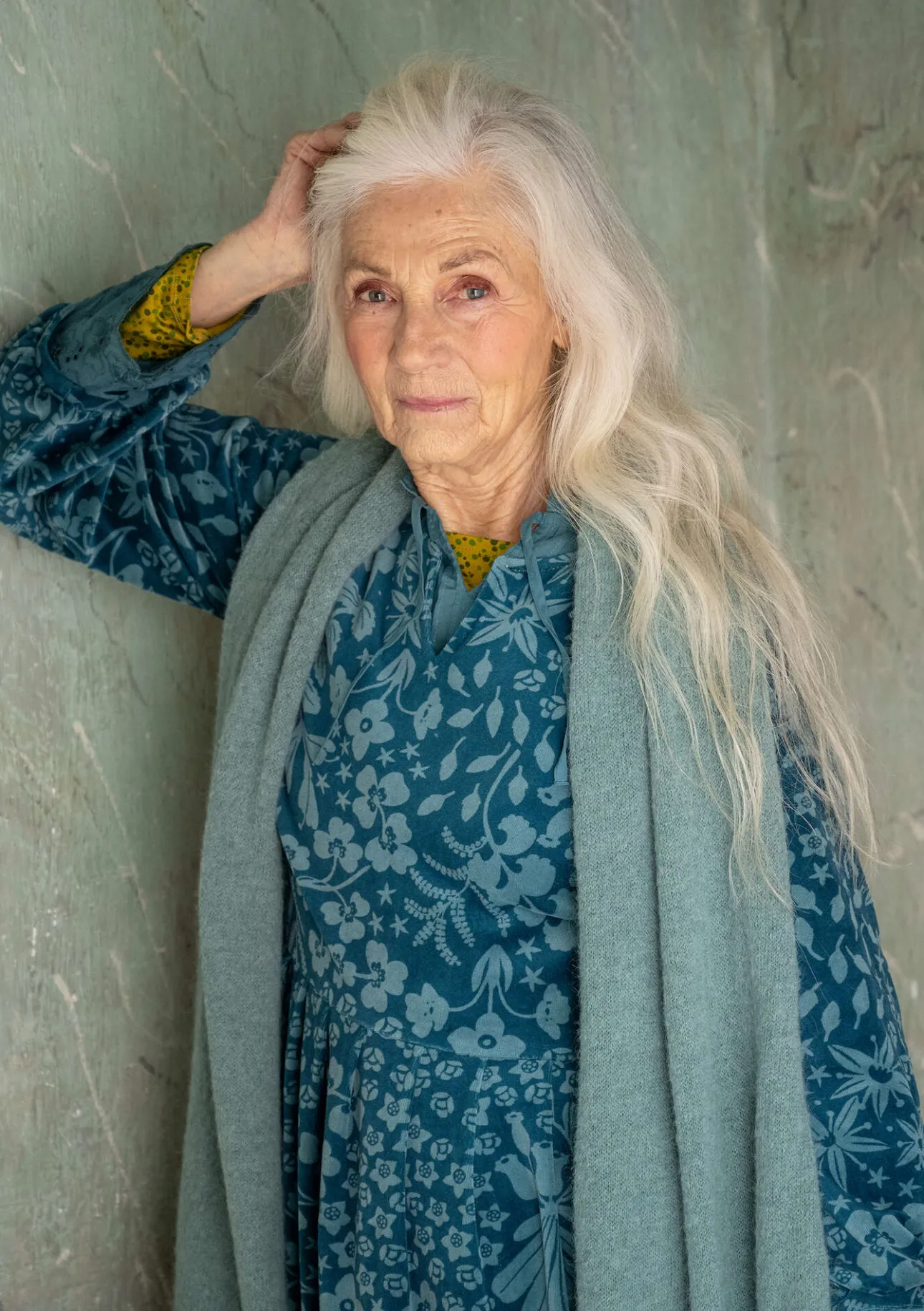 Klänningar-Gudrun Sjödén Velourklänning "Katla" i ekologisk bomull/återvunnen polyester Veronagrön