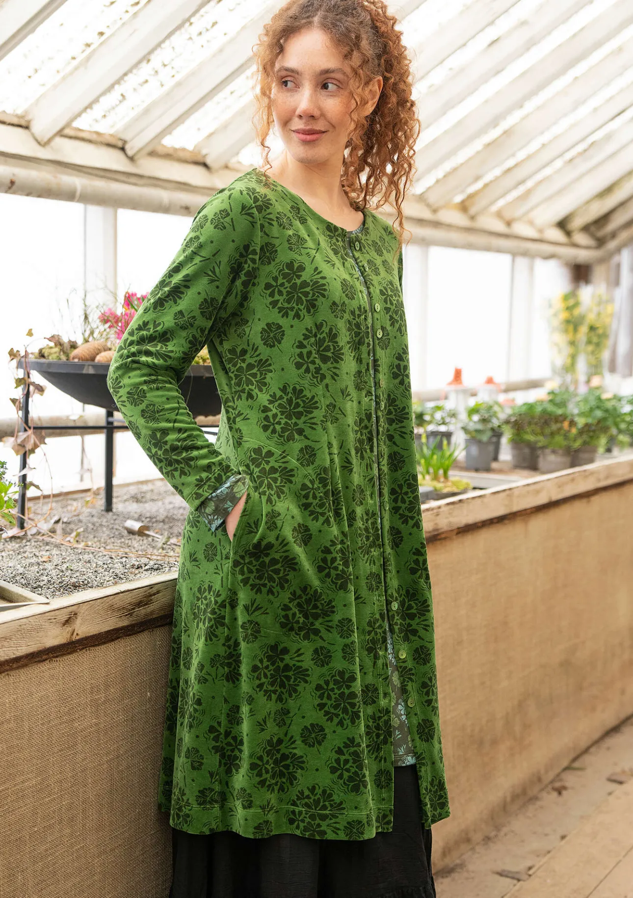 Klänningar-Gudrun Sjödén Velourklänning "Selma" i ekologisk bomull/återvunnen polyester Gräsgrön