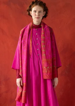 Accessoarer-Gudrun Sjödén Vävd sjal "Kamelia" i ekologisk bomull/siden Cerise